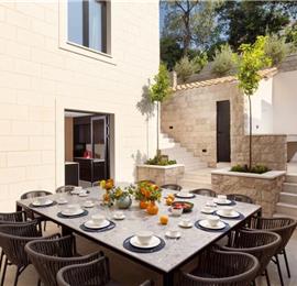 7 Bedroom Villa with Infinity Pool and Sea Views in Dubrovnik, Sleeps 14